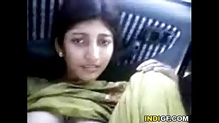 Indian Dame Shows Her Hairy Pussy For A Free Ride